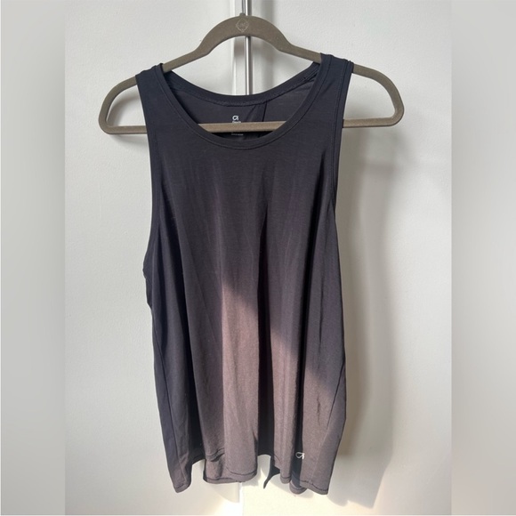 3-Gap Activefit Breathe workout tops. Blue, Grey & black. Size Large. - Picture 5 of 6